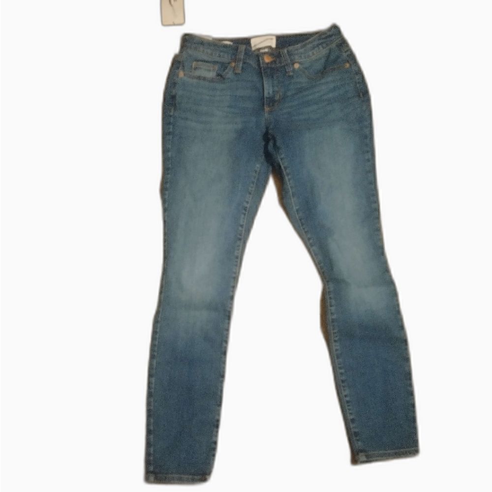 Universal Thread mid-rise curvy skinny, nwt